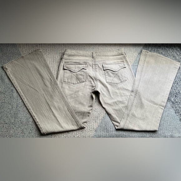 New York & Company Vintage Light Gray Jeans, Size 4 - Picture 2 of 4